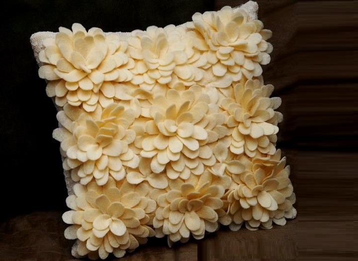 Как сделать подушки-цветы?