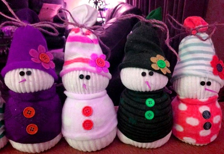 снеговики из носков